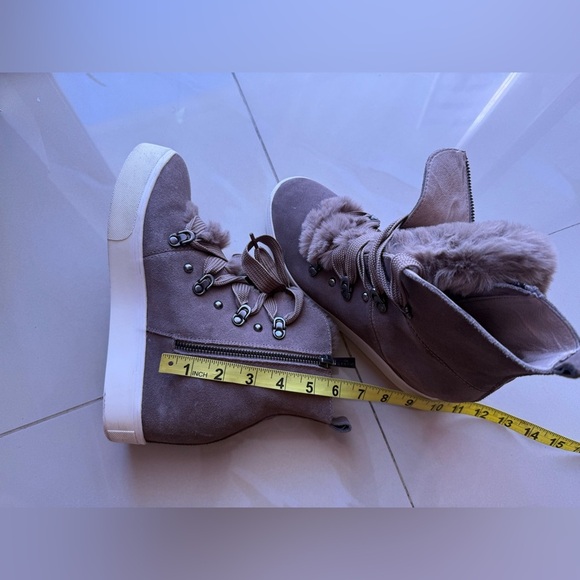 J/Slides NYC Whitney Taupe and Faux Fur Wedge Bootie Womens Size 9M sneakers - Picture 5 of 16